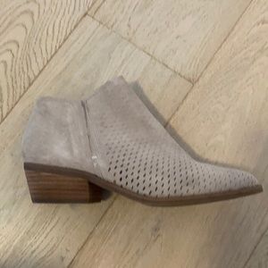 Lucky brand Little ankle boot - never worn outside the houses